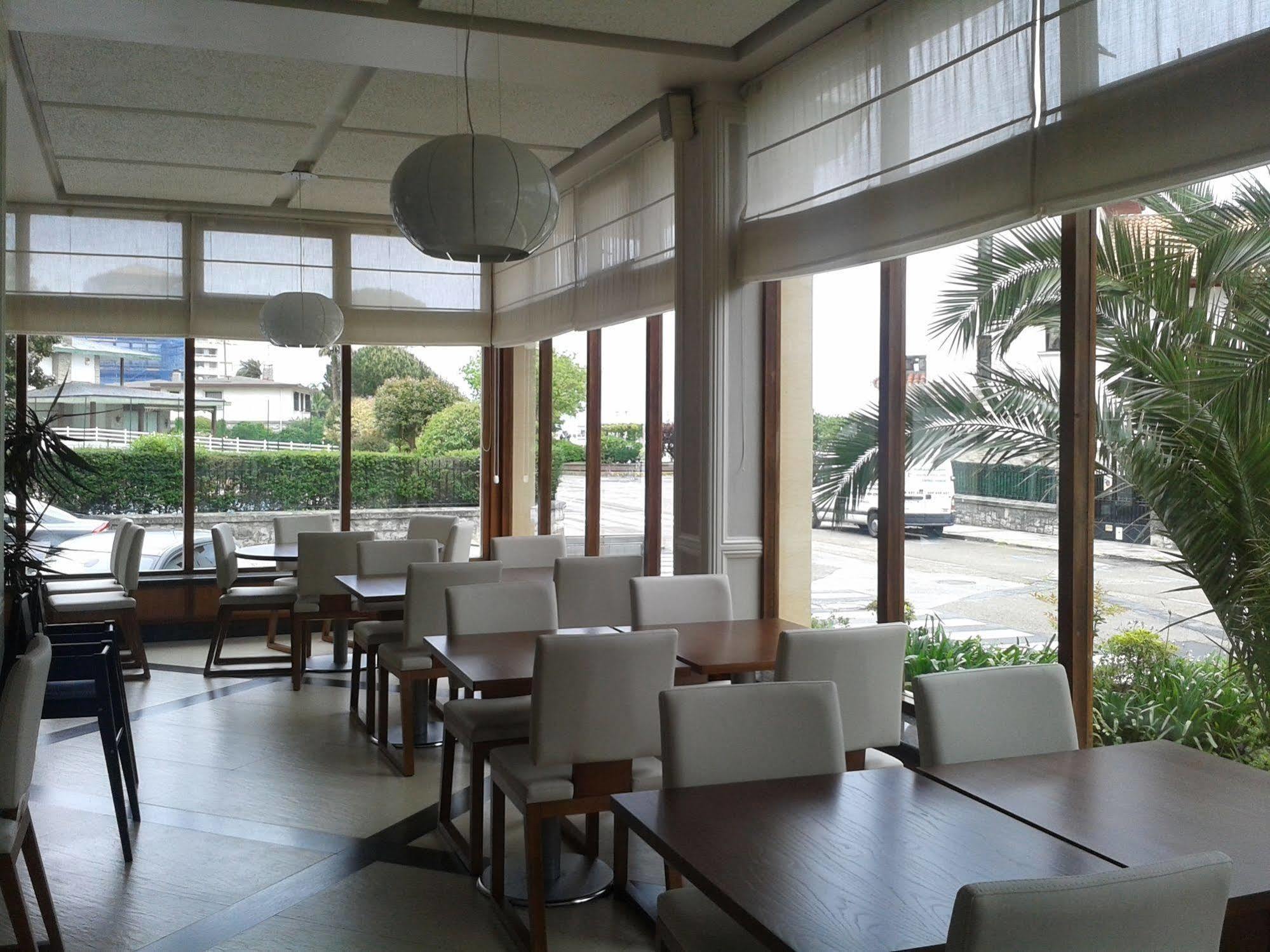 Las Rocas Playa Hotel Castro Urdiales Exterior photo